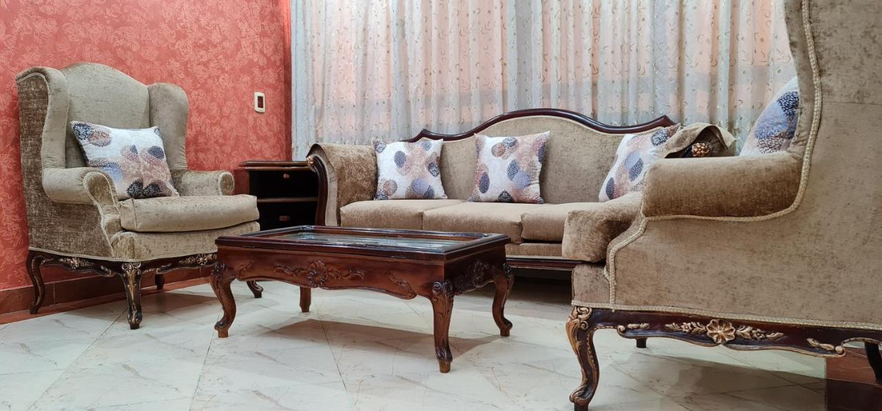 Comfy 3 Bedrooms Apartment In Cairo 96 Екстериор снимка