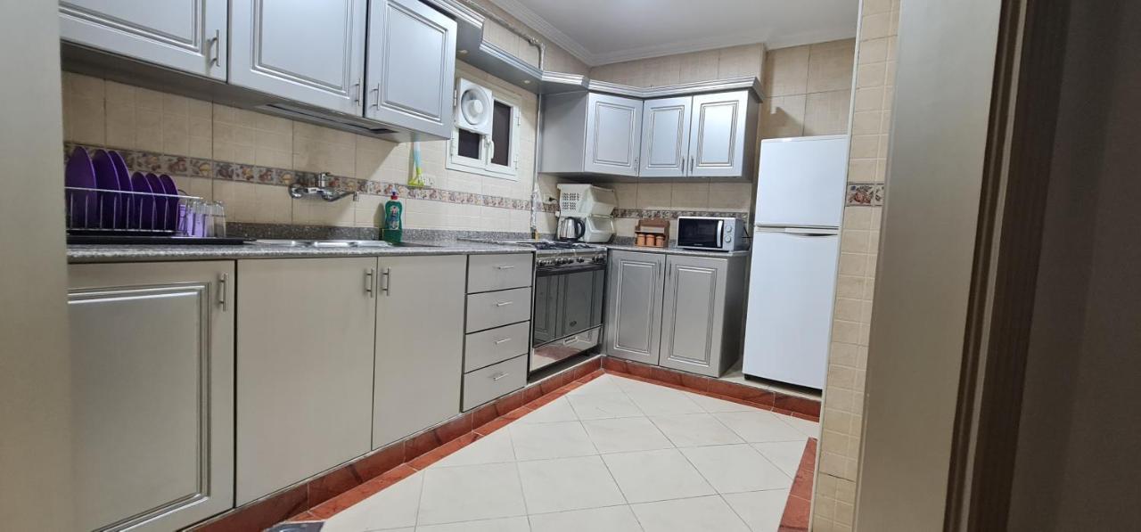 Comfy 3 Bedrooms Apartment In Cairo 96 Екстериор снимка
