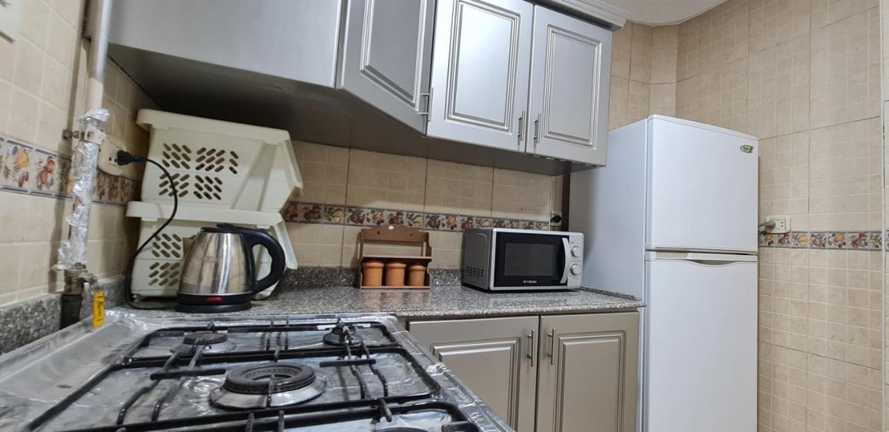 Comfy 3 Bedrooms Apartment In Cairo 96 Екстериор снимка